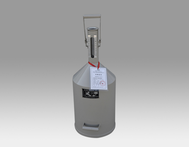 維護(hù)設(shè)備性能:定期校準(zhǔn)標(biāo)準(zhǔn)金屬量器對(duì)油品檢測(cè)的重要性